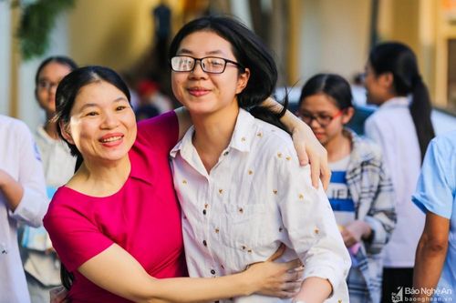 Đề thi chuyên của Nghệ An đã phân loại được học sinh nhưng không mới