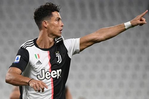 Ronaldo phá kỷ lục tồn tại 25 năm tại Serie A