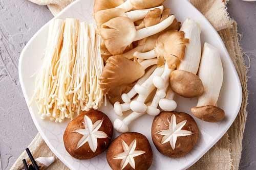 Mua nấm về mà thấy những dấu hiệu này thì vứt ngay đừng tiếc vì rất độc