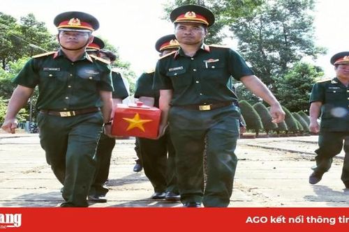 Cải táng hài cốt liệt sĩ tại nghĩa trang Liệt sĩ huyện Châu Phú