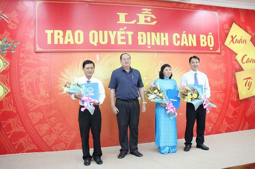 Trao quyết định điều động, bổ nhiệm 3 cán bộ lãnh đạo các sở