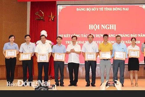 Chú trọng công tác phát triển đảng viên mới