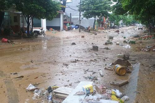 Người dân Bắc Cường trắng đêm chống lụt