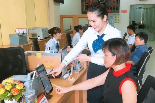 Các ngân hàng phát triển dịch vụ ngân hàng bán lẻ