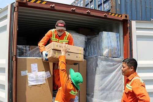 Siết chặt quản lý kinh doanh tạm nhập tái xuất và kho ngoại quan