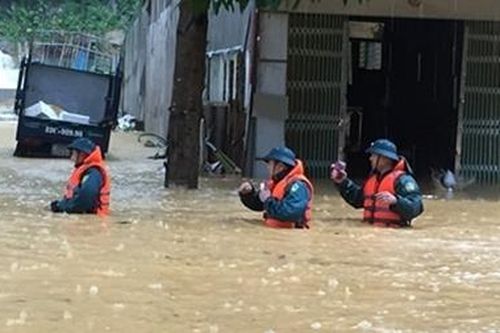 Khẩn trương ứng phó lũ quét, sạt lở đất