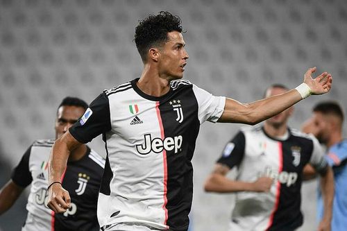 Ronaldo phá sâu kỷ lục ghi bàn tại Seria A