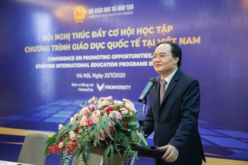 Vì sao Bộ GD&ĐT dừng gần 200 chương trình liên kết đào tạo quốc tế?