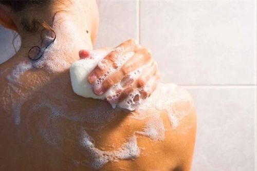 Làm gì khi đổ mồ hôi quá nhiều?