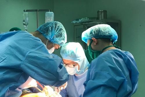 Gãy xương đùi ở người cao tuổi kèm nhiều bệnh lý- Thách thức cho bác sĩ
