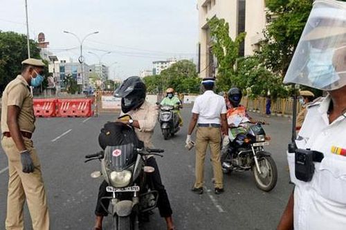 Thất nghiệp mùa Covid-19, nhiều người Ấn Độ 'bí quá hóa liều'