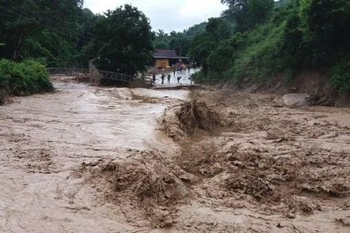 Chủ động ứng phó với mưa lũ, sạt lở đất