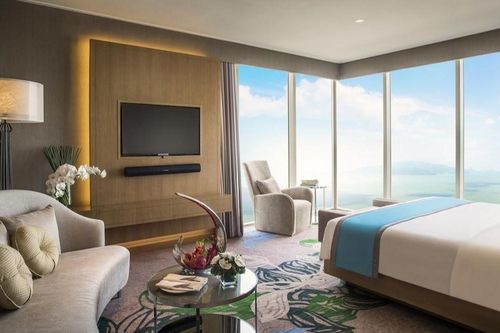 Khách sạn 5 sao tăng giá vẫn 'cháy' phòng tới đầu tháng 8