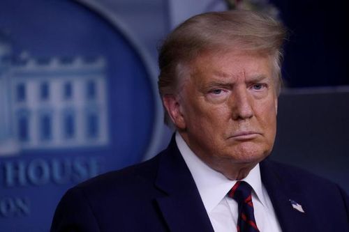 Hạ viện thông qua dự luật quốc phòng, TT Trump đe dọa phủ quyết