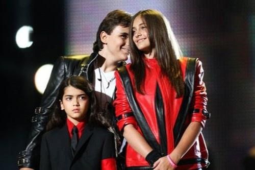 Con gái Michael Jackson lần đầu chia sẻ về tình cảm với anh em ruột