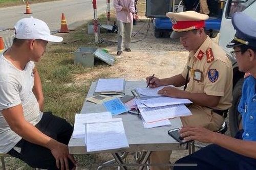 Phạt tài xế và chủ xe 83 triệu vì lỗi chở quá tải