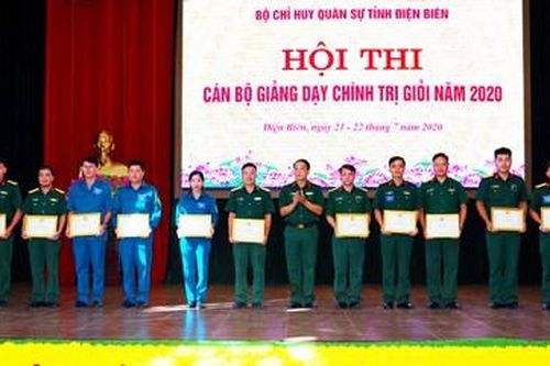 Bộ CHQS tỉnh Điện Biên thi cán bộ giảng dạy chính trị giỏi năm 2020