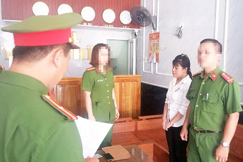 Quản lý khách sạn bố trí phòng cách âm cho hai con nghiện thác loạn