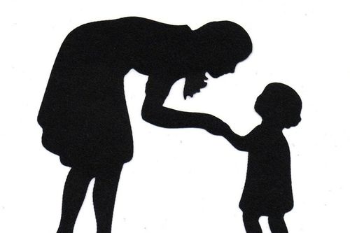 Covid-19 làm trầm trọng cuộc khủng hoảng chăm sóc trẻ em, nới rộng bất bình đẳng giới trong thu nhập