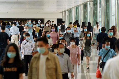 Hong Kong yêu cầu người dân đeo khẩu trang tại mọi điểm công cộng trong nhà