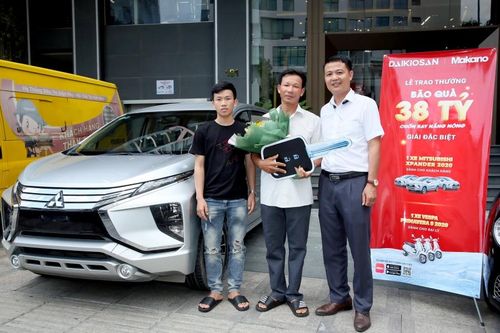 Hai nông dân ở Bình Định và Hà Nội bất ngờ được sở hữu ôtô trị giá hơn nửa tỷ đồng