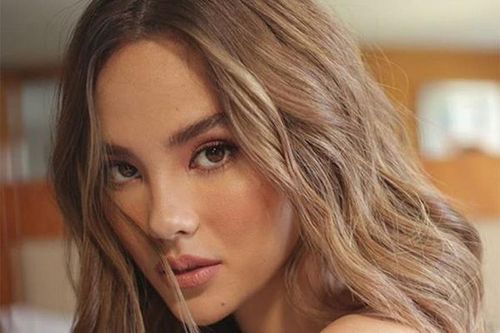 Hoa hậu Hoàn vũ Catriona Gray tố cáo vì bị đăng ảnh khỏa thân giả mạo