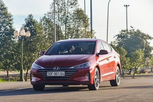 Hyundai Elantra Facelift: Sự đổi thay đáng giá