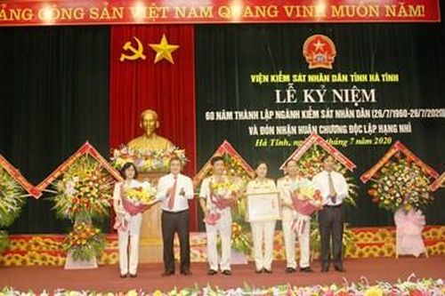 VKSND tỉnh Hà Tĩnh đón nhận Huân chương độc lập hạng Nhì
