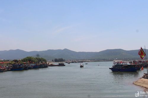 Khắc phục tồn tại, đẩy nhanh tiến độ nạo vét Lạch Cờn