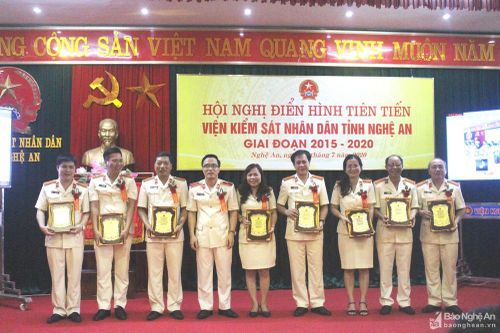 Xứng đáng đơn vị dẫn đầu phong trào thi đua toàn ngành Kiểm sát