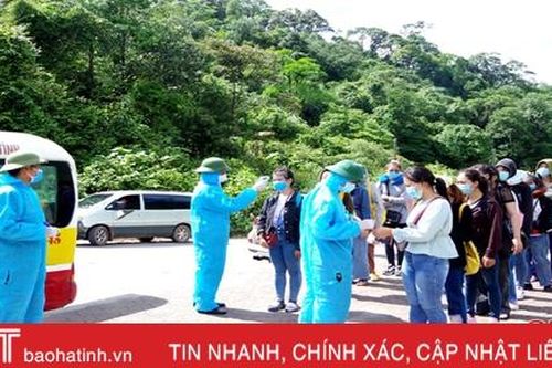 Hà Tĩnh tiếp tục tiếp nhận, cách ly hơn 400 sinh viên, du học sinh Lào