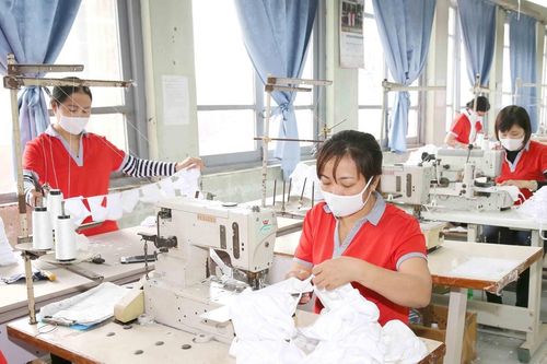 Gói hỗ trợ 62.000 tỷ đồng: Mở cho vay để 'giữ chân' người lao động