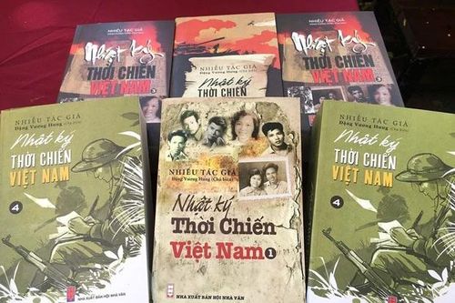Tọa đàm gặp mặt các tác giả bộ sách Nhật ký thời chiến Việt Nam
