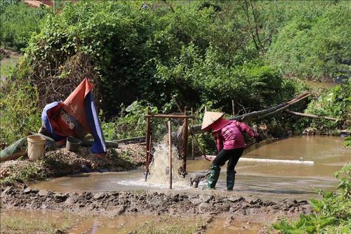 Lòng suối bị 'rút ruột' vì 'loạn' khai thác cát tại xã Chiềng Đông, Điện Biên