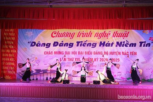 Bắc Yên: Chương trình nghệ thuật 'Dâng Đảng tiếng hát niềm tin'