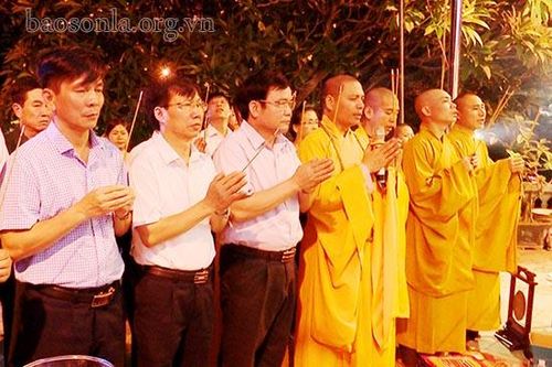 Phù Yên: Lễ cầu siêu tại Nghĩa trang liệt sỹ huyện