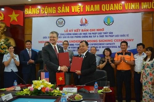 Việt Nam và Hoa Kỳ ký thỏa thuận tăng cường thực thi pháp luật thủy sản