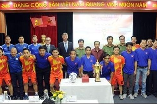 Giao hữu thể thao, tăng cường hợp tác với đại diện cơ quan ngoại giao