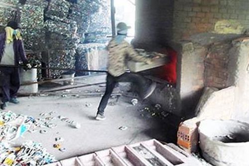 Hiểm họa khôn lường từ các lò tái chế nhôm phế liệu