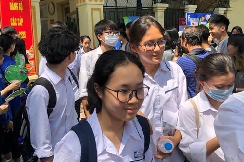 Thí sinh có thể tự chấm điểm với đáp án chính thức 3 môn thi lớp 10 công lập Hà Nội