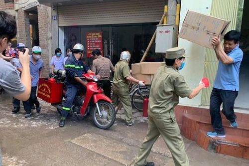 Xử lý nhanh tình huống cháy giả định có 4 người bị mắc kẹt trong đám cháy
