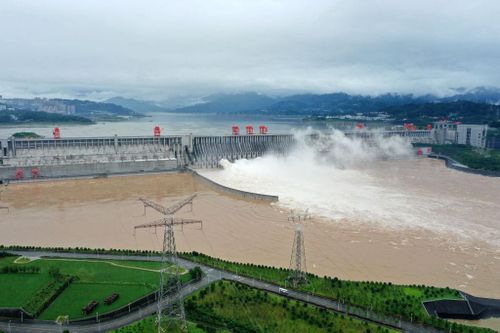 Nín thở theo dõi diễn biến ở đập Tam Hiệp