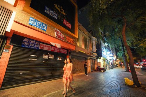 Phố Nhật đìu hiu chưa từng thấy