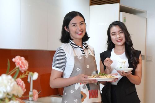 Hoa hậu Ngọc Hân vào bếp món mì Ý sốt kem kèm xúc xích