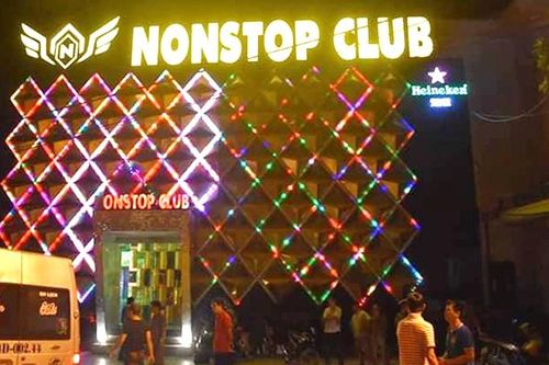 Nữ sinh 16 tuổi dương tính với ma túy trong quán bar