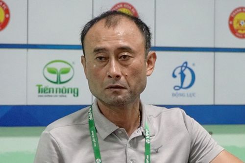 HLV Hàn Quốc: 'Đội nào cũng tìm cách hóa giải Tuấn Anh - Xuân Trường'