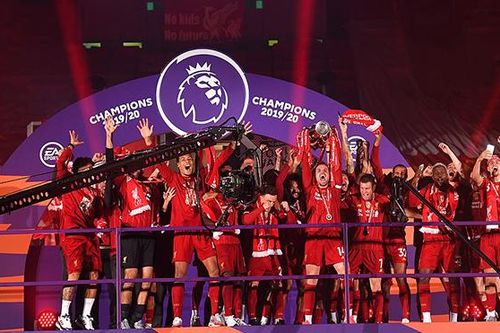 CHÙM ẢNH Liverpool ăn mừng vô địch: Đêm không ngủ ở Anfield