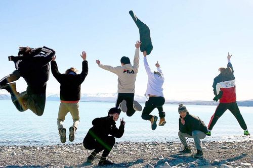 20 khoảnh khắc ríu rít đáng yêu đúng chất 'nhà trẻ' của BTS