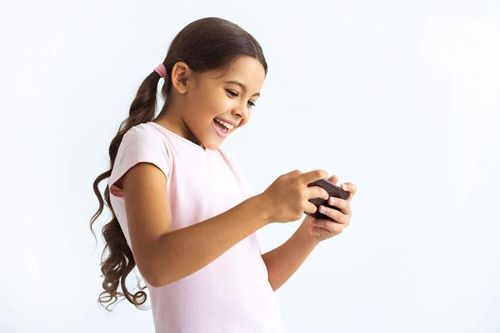 Trường đại học làm ứng dụng chống lừa đảo và bắt nạt trên mạng