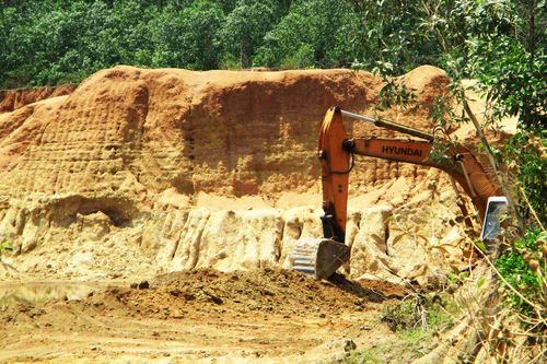 Doanh nghiệp 'băm' núi Hòn Ách: Xem xét kỷ luật Chủ tịch và địa chính xã